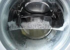 Чи не зливає?  Замінимо зливний насос